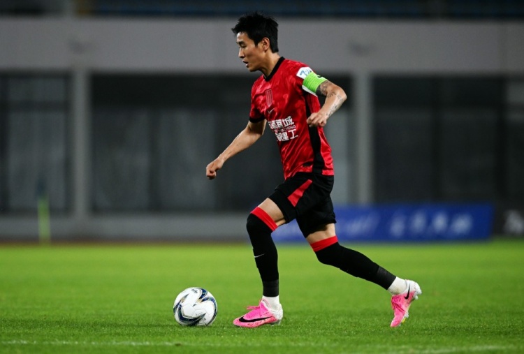 成都蓉城客场4-0上海泽天 全华班调整战术奏效 成都蓉城客场4-0上海泽天 全华班调整战术奏效