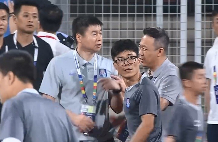 于根伟红牌 津门虎客场遭绝杀 进球被吹引争议