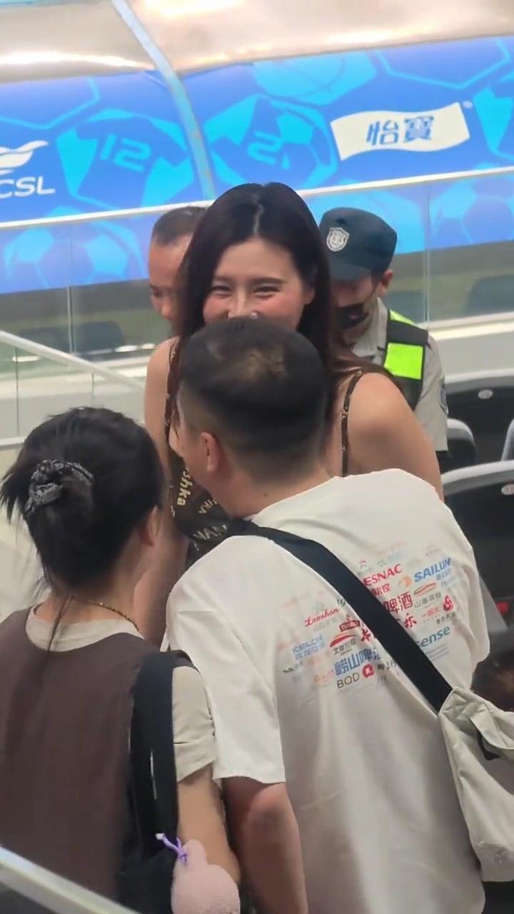 刘湘青春足球场助阵，海牛4-2击退玉昆