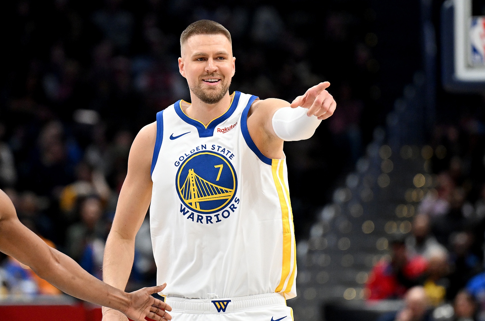 Windhorst：勇士无交易浓眉筹码 波津续约锁定薪资空间