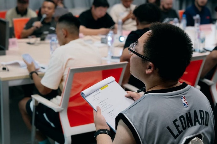“没有距离感，有话直接说”——广州龙狮第二届球迷代表大会实录