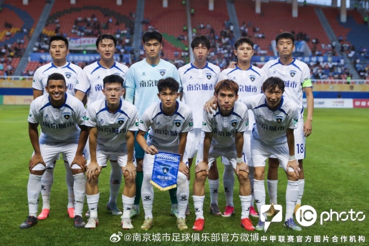 南京城市客场0-2负大连鲲城，下半场连丢两球进攻乏力