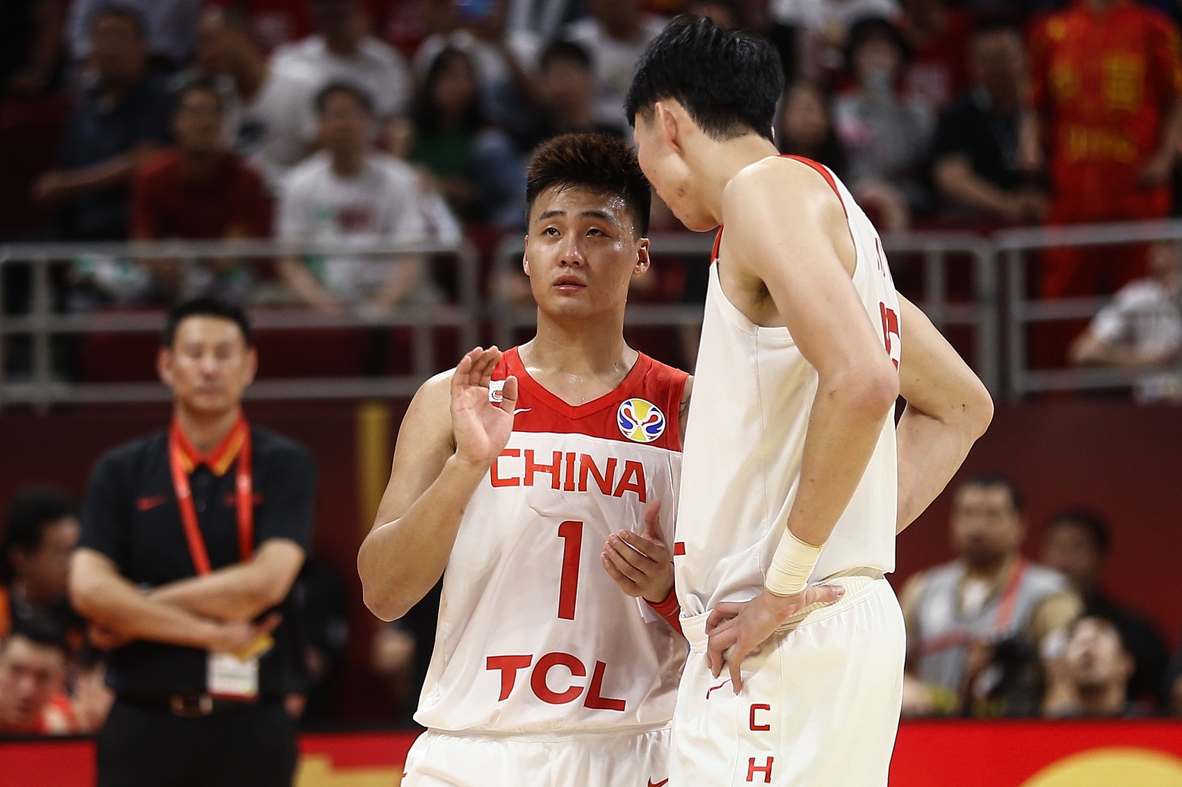 李楠正式挂帅北京首钢，上次执教周琦赵睿要追溯到2019