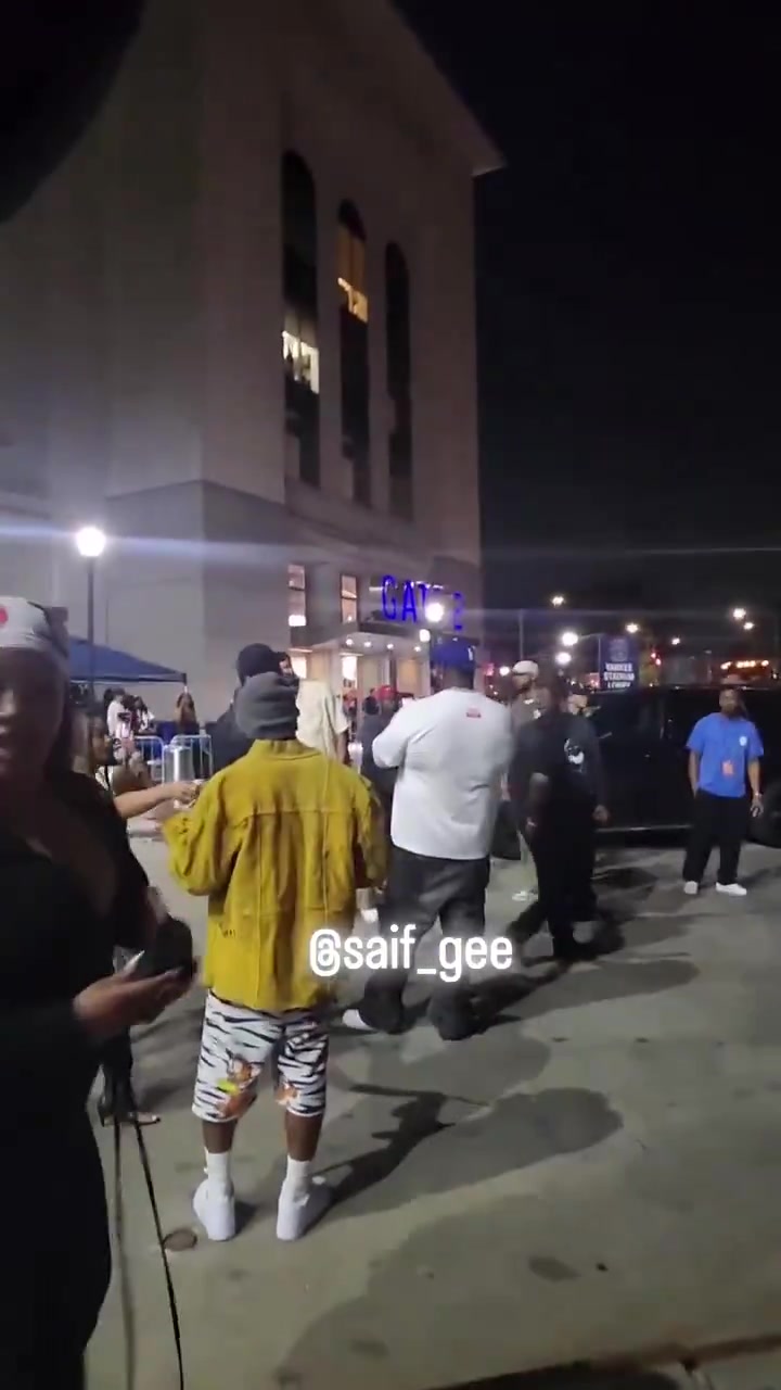 尼克斯球迷演唱会现场招募塔图姆:逃出波士顿,种族歧视严重