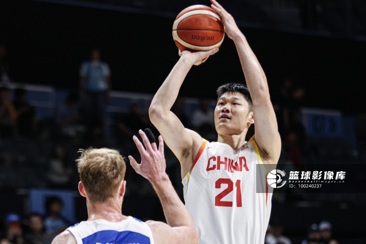 山西男篮砸钱追胡金秋 CBA投资回报引争议