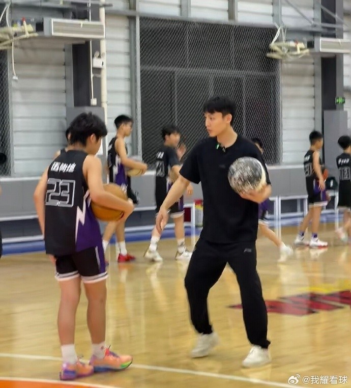徐杰返穗开办个人训练营 美国特训后亲自下基层教学