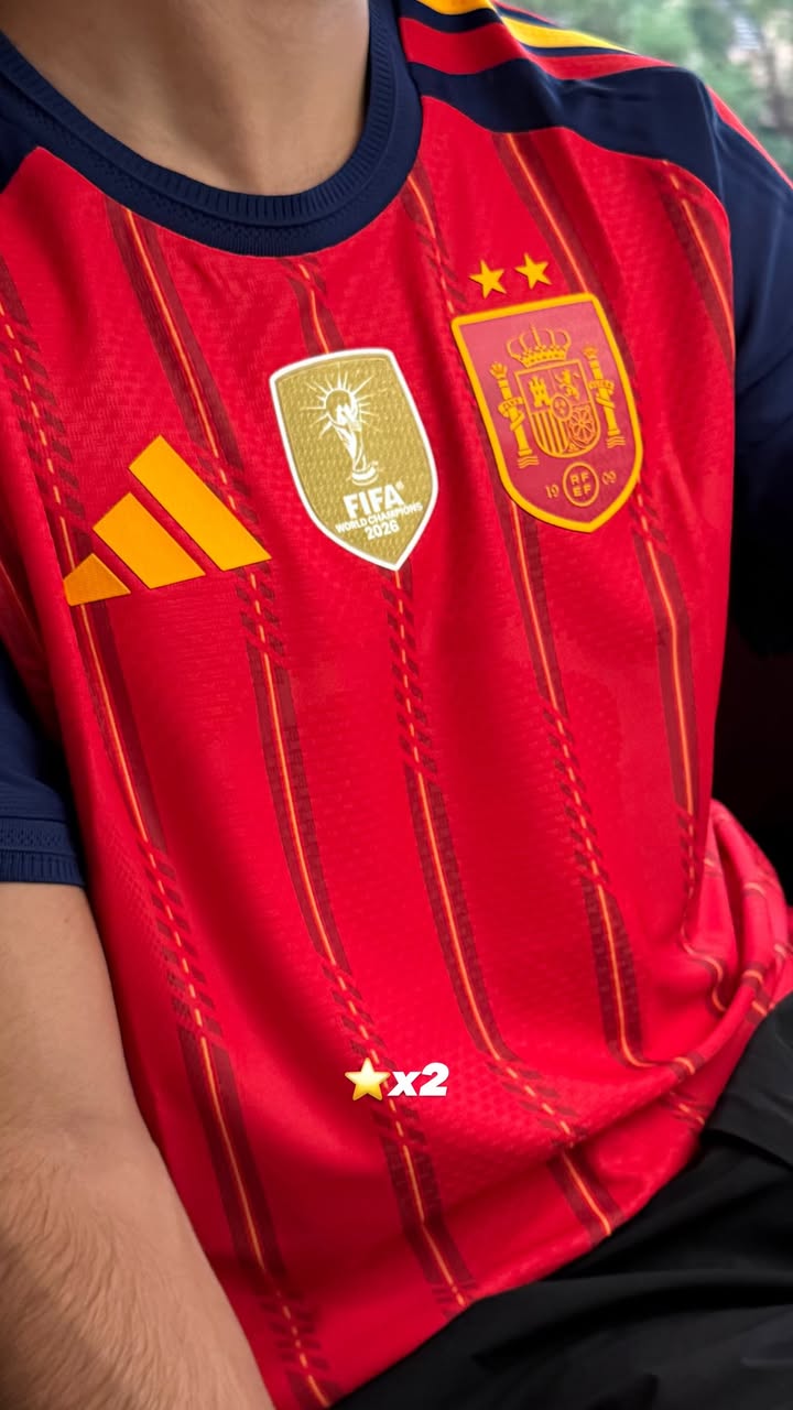 佩德里携女友北京行：铜锅涮肉配长城打卡