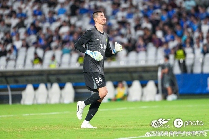 国安客场3-0击败申花 侯森多次神扑三将破门 国安客场3-0击败申花 侯森多次神扑三将破门