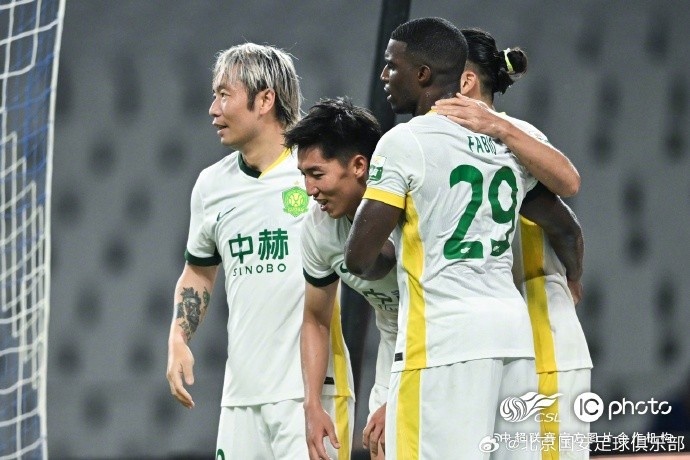 国安客场3-0击败申花 侯森多次神扑三将破门 国安客场3-0击败申花 侯森多次神扑三将破门