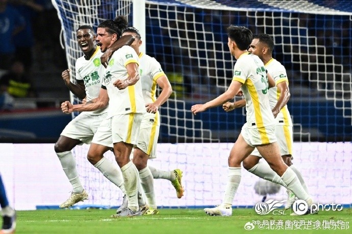 国安客场3-0击败申花 侯森多次神扑三将破门 国安客场3-0击败申花 侯森多次神扑三将破门